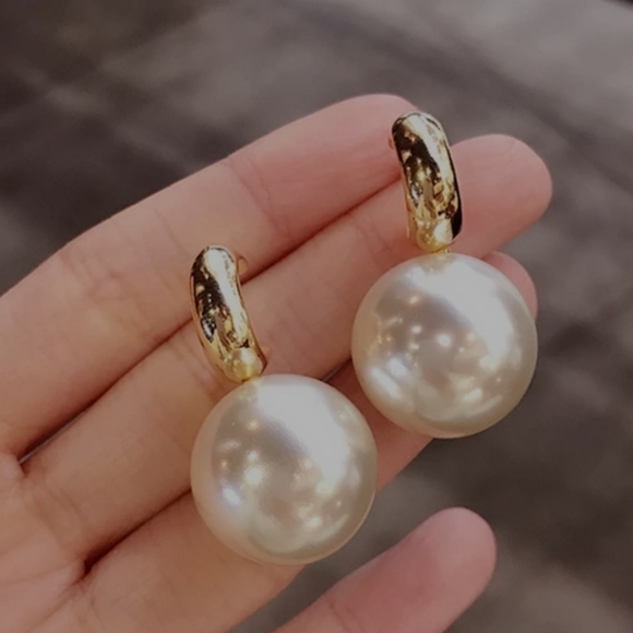 Pearl Earrings - Picture 4 of 5